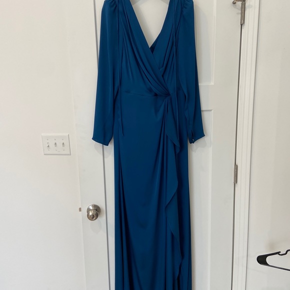 BCBG Formal Gown, size 6 NWT - Picture 1 of 4